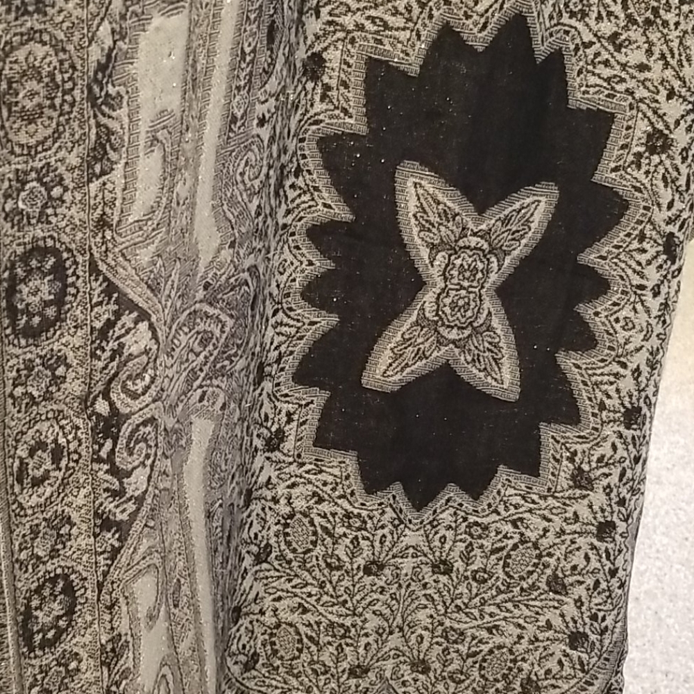 Scarf/wrap - Picture 6 of 6